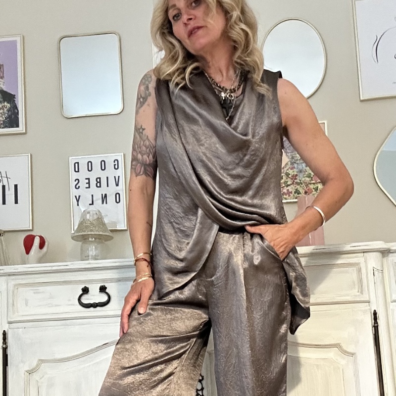 NUMERO155 TOP DEVA EBANO